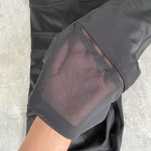 Lululemon - Picture 3 of 3